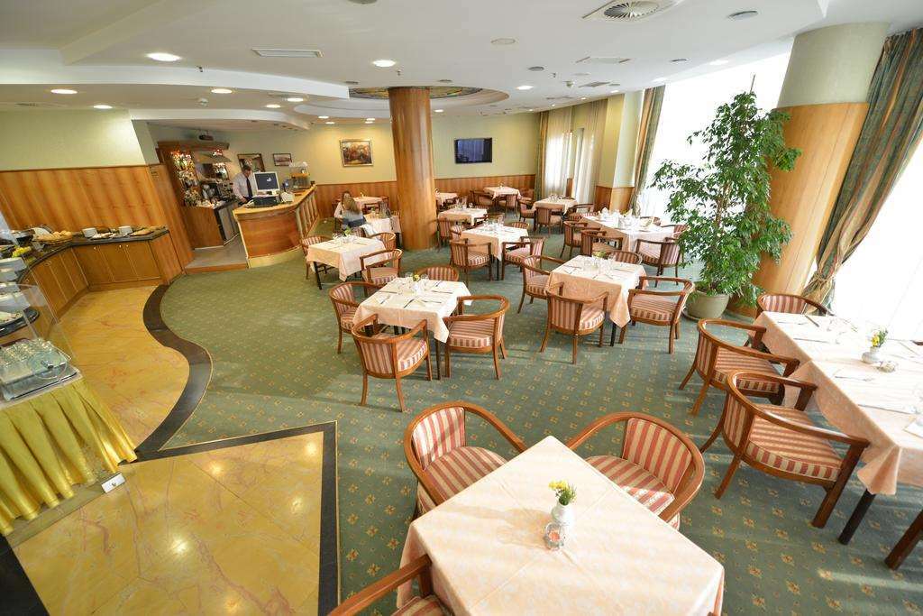 Hotel Karpos 스코페 레스토랑 사진